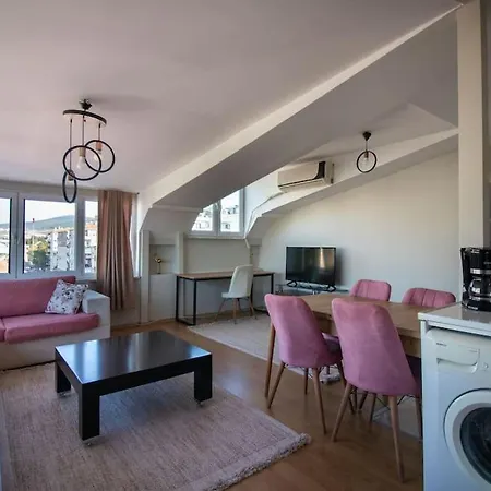 Apartman Charming 2br Panoramic Views Penthouse In Maltepe