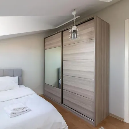 Charming 2br Panoramic Views Penthouse In Maltepe Isztambul