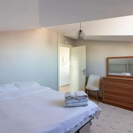Charming 2br Panoramic Views Penthouse In Maltepe Стамбул