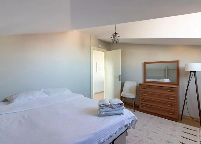 Charming 2br Panoramic Views Penthouse In Maltepe Istambul