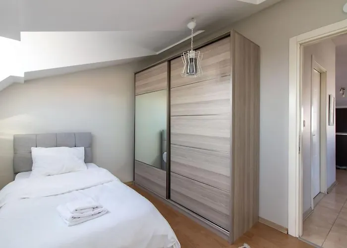 Charming 2br Panoramic Views Penthouse In Maltepe Istambul