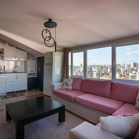 Charming 2br Panoramic Views Penthouse In Maltepe *